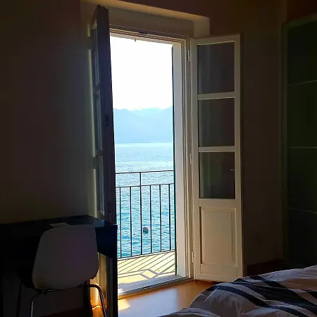 La Quiete Del Lago