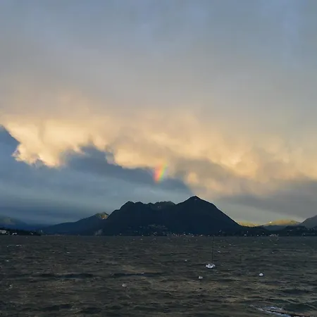 La Quiete Del Lago * Stresa